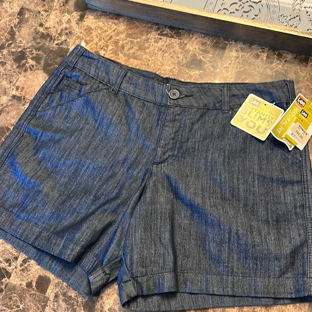 Women’s blue/denim Lee natural fit below the waist slimming shorts size 12